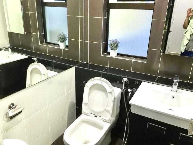 Apartment for Rent at Austin Regency (Pangsapuri Austin Perdana) - Wallace Ang - Bathroom - PropertyGuru.com.my