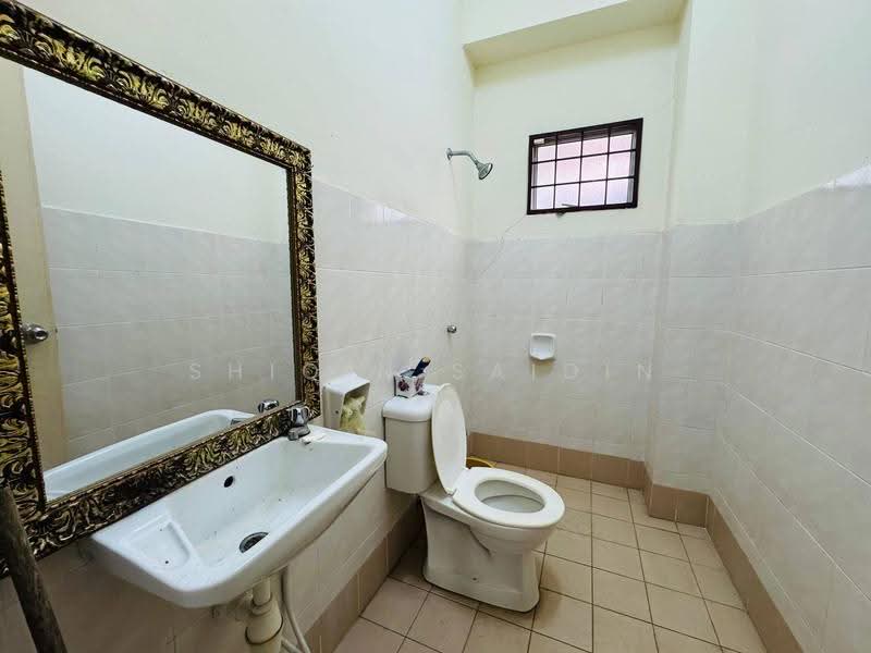 Cluster House for Sale in Alam Suria (Puncak Alam) - Shiqin Saidin - Bathroom - PropertyGuru.com.my