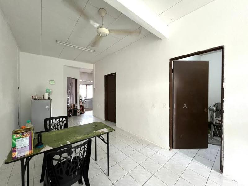 Terraced House for Sale in Taman Intan Perdana (Si Rusa) - Deeja Zakaria - Living Room - PropertyGuru.com.my