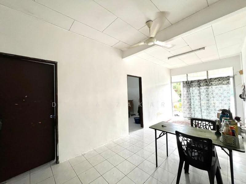 Terraced House for Sale in Taman Intan Perdana (Si Rusa) - Deeja Zakaria - Living Room - PropertyGuru.com.my