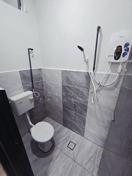 Terraced House for Sale in Taman Intan Perdana (Si Rusa) - Deeja Zakaria - Bathroom - PropertyGuru.com.my