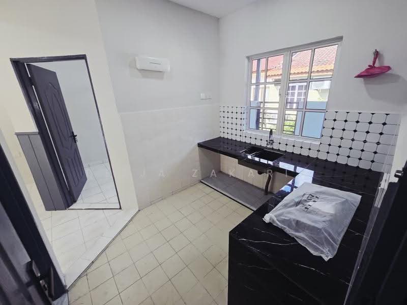 Terraced House for Sale in Taman Intan Perdana (Si Rusa) - Deeja Zakaria - Kitchen - PropertyGuru.com.my