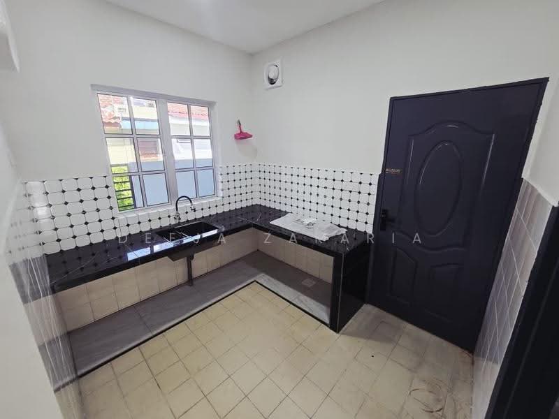 Terraced House for Sale in Taman Intan Perdana (Si Rusa) - Deeja Zakaria - Kitchen - PropertyGuru.com.my