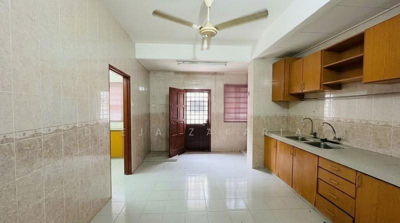 2-storey Terraced House for Sale in Warisan Puteri (Ampangan) - Deeja Zakaria - Kitchen - PropertyGuru.com.my