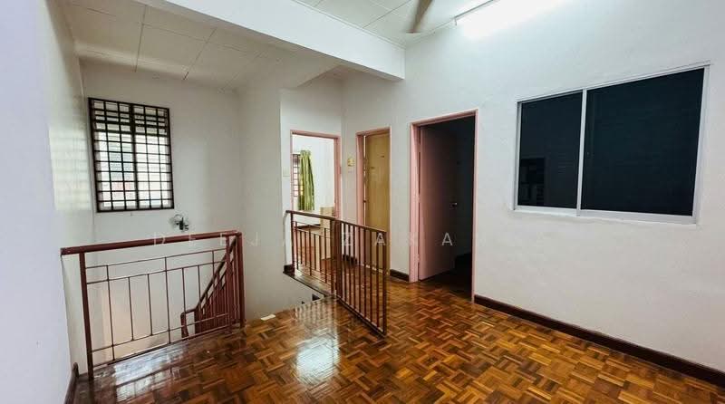 2-storey Terraced House for Sale in Warisan Puteri (Ampangan) - Deeja Zakaria - Interior - PropertyGuru.com.my