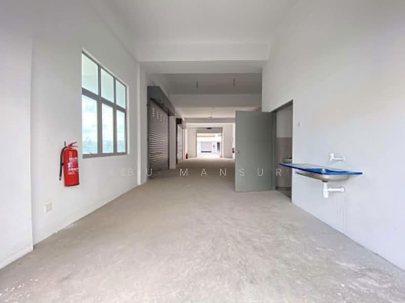 Shop / Office for Rent in Kampung Sungai Jarom (Jenjarom) - Abu Mansur - Interior - PropertyGuru.com.my