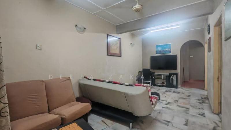 Rumah Teres untuk Dijual di Seremban (Negeri Sembilan) - Deeja Zakaria - Living Room - PropertyGuru.com.my