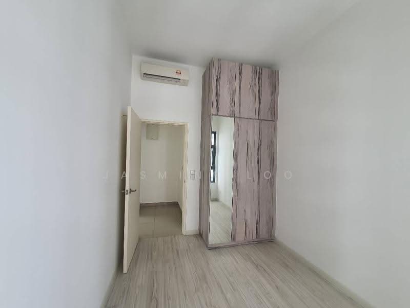 Kondominium untuk Dijual di Lakeville Residence - Jasmine Loo - Bedroom - PropertyGuru.com.my
