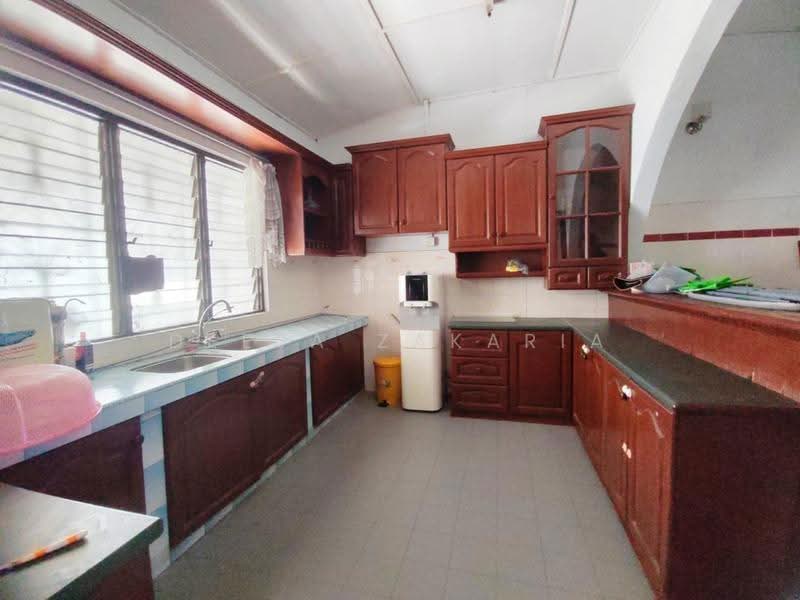 Bungalow House untuk Dijual di Taman Paroi Jaya (Paroi) - Deeja Zakaria - Kitchen - PropertyGuru.com.my