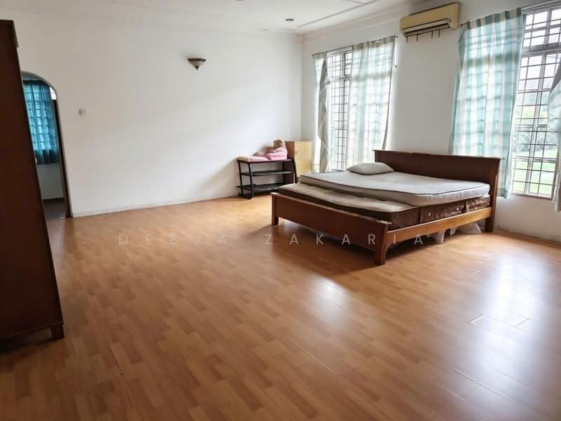 Bungalow House untuk Dijual di Taman Paroi Jaya (Paroi) - Deeja Zakaria - Bedroom - PropertyGuru.com.my