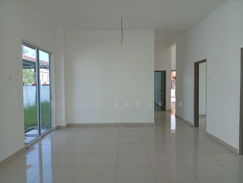 Bungalow House untuk Dijual di Seremban (Negeri Sembilan) - Deeja Zakaria - Living Room - PropertyGuru.com.my