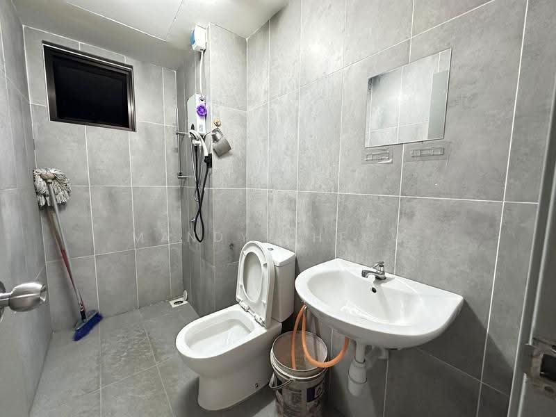 Kondominium untuk Disewa di Avia Plus, Bandar Country Homes - Mandy Cheow - Bathroom - PropertyGuru.com.my