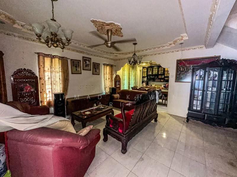 2-storey Terraced House for Sale in Kajang (Selangor) - Ahmad Ikhwan Arif - Living Room - PropertyGuru.com.my