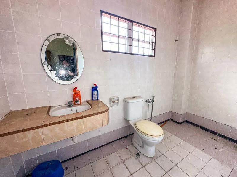 2-storey Terraced House for Sale in Kajang (Selangor) - Ahmad Ikhwan Arif - Bathroom - PropertyGuru.com.my