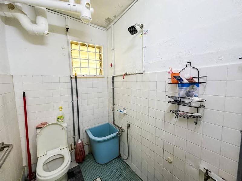 Flat for Sale at Sentul Utama Flat - Ahmad Ikhwan Arif - Bathroom - PropertyGuru.com.my