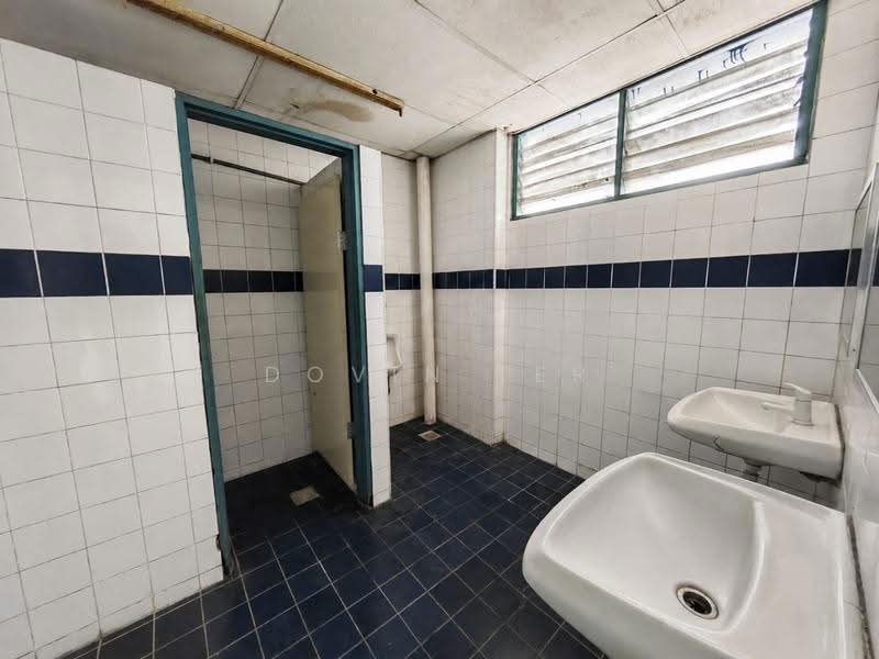 Semi-D Factory for Rent in Bandar Seri Alam (Masai) - Dovin Ler - Bathroom - PropertyGuru.com.my