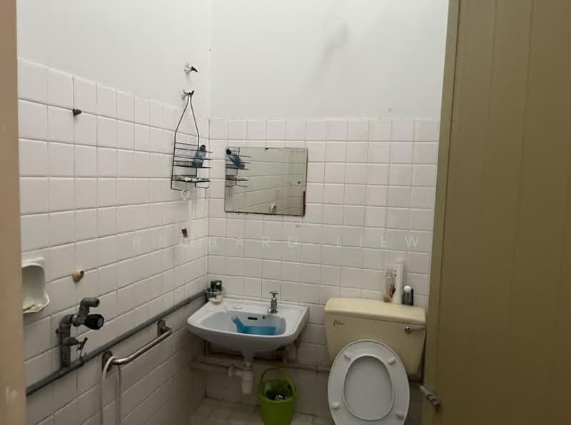 Rumah Teres 2-Tingkat untuk Dijual di SS2 (Petaling Jaya) - Richard Liew - Bathroom - PropertyGuru.com.my