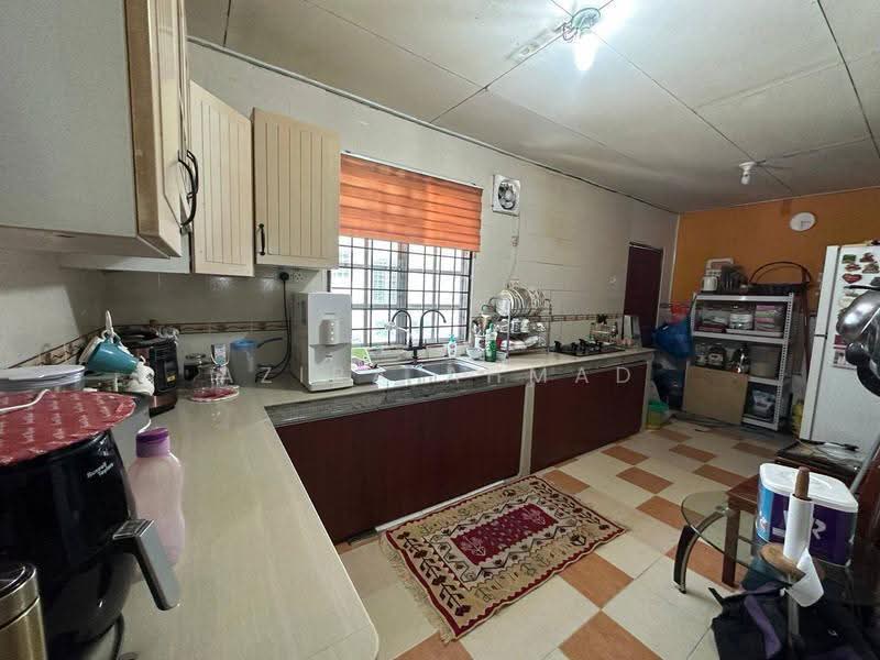 Rumah Teres 2-Tingkat untuk Dijual di Bandar Saujana Putra (Tanjong Duabelas) - Azira Ahmad - Kitchen - PropertyGuru.com.my