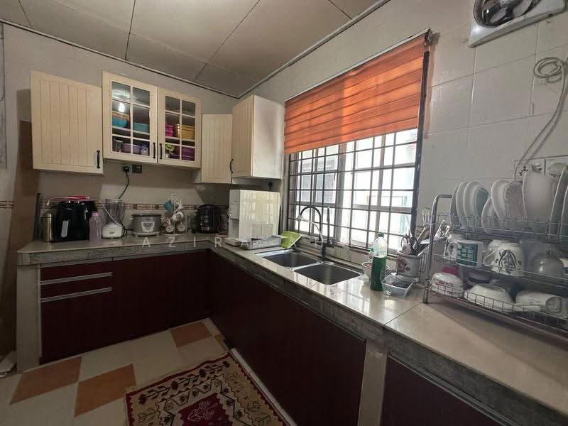 Rumah Teres 2-Tingkat untuk Dijual di Bandar Saujana Putra (Tanjong Duabelas) - Azira Ahmad - Kitchen - PropertyGuru.com.my