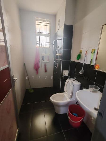 2-storey Terraced House for Sale in Taman Pulai Hijauan (Skudai) - Steve Tey - Bathroom - PropertyGuru.com.my