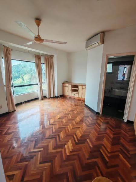 Kondominium untuk Dijual di Cameron Towers - Maria Bernadette Tan - Living Room - PropertyGuru.com.my