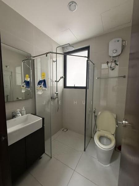 Kondominium untuk Dijual di Amberside @ Country Garden Danga Bay - Jee Hui - Bathroom - PropertyGuru.com.my