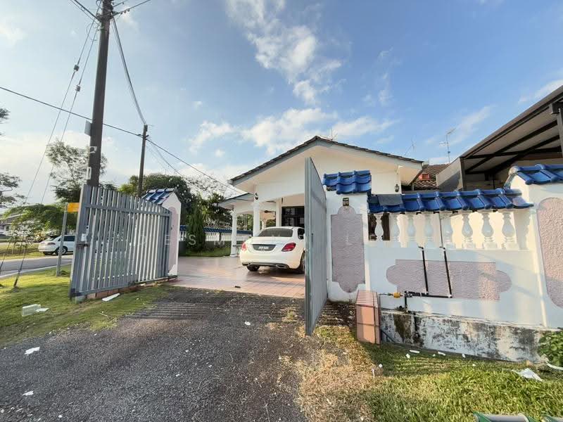 Rumah Teres 1-Tingkat untuk Disewa di Taman Daya (Johor Bahru) - Desmond Lew - Exterior - PropertyGuru.com.my