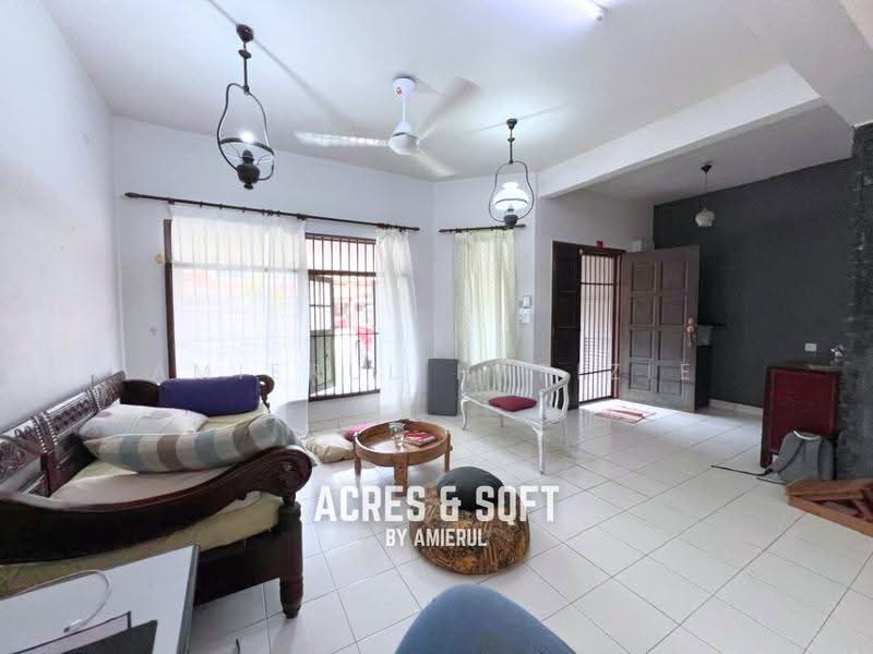 Rumah Teres 2-Tingkat untuk Dijual di Kota Damansara (Selangor) - Amierul Hafizie - Living Room - PropertyGuru.com.my