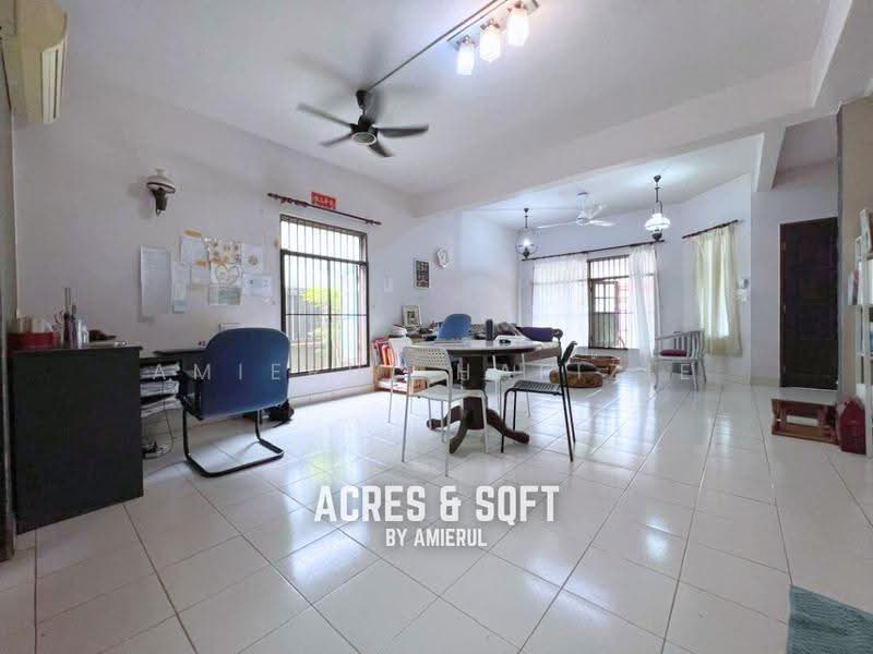 Rumah Teres 2-Tingkat untuk Dijual di Kota Damansara (Selangor) - Amierul Hafizie - Living Room - PropertyGuru.com.my