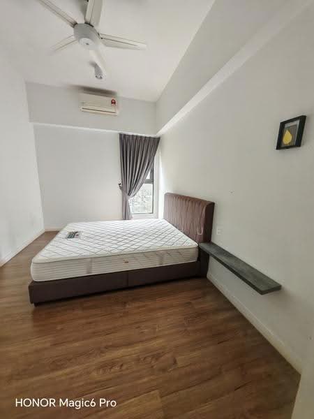 Kondominium untuk Disewa di The WaterEdge (Pinggiran Air) - Sara Hue - Bedroom 1 - PropertyGuru.com.my