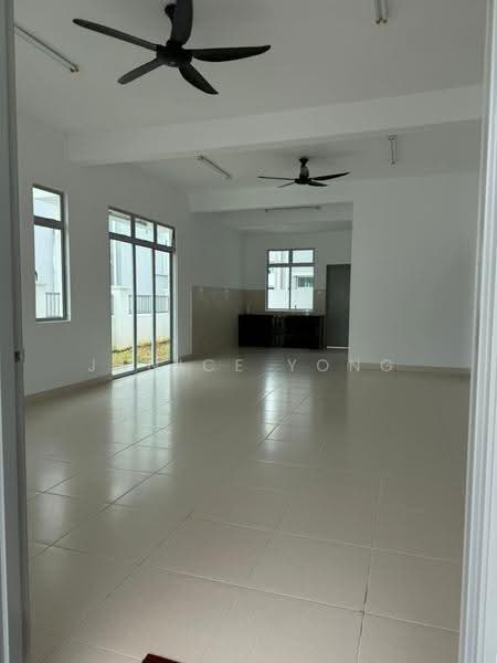 Rumah Kluster untuk Disewa di Taman Pulai Mutiara (Iskandar Puteri (Nusajaya)) - Janice Yong - Living Room - PropertyGuru.com.my