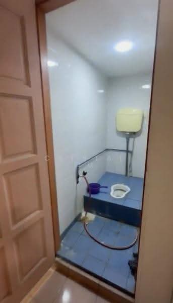 Shop / Office untuk Dijual di Johor Bahru (Johor) - Crystal Du - Bathroom - PropertyGuru.com.my