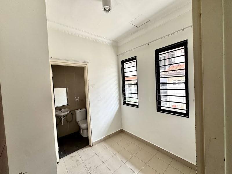 2-storey Terraced House for Sale in Alam Sari (Bangi) - Ahmad Fadlee - PropertyGuru.com.my