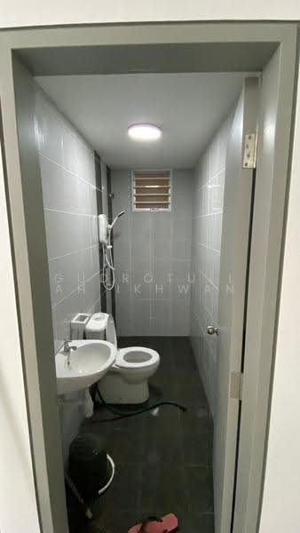 Apartment for Rent at Idaman Melur @ Cybersouth - Gudrotullah Ikhwan - Bathroom - PropertyGuru.com.my