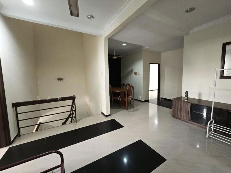 Rumah Teres 2-Tingkat untuk Dijual di Puncak Alam (Selangor) - Sariza Hartanah - Living Room - PropertyGuru.com.my