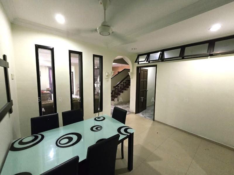 Rumah Teres 2-Tingkat untuk Dijual di Puncak Alam (Selangor) - Sariza Hartanah - Dining Room - PropertyGuru.com.my