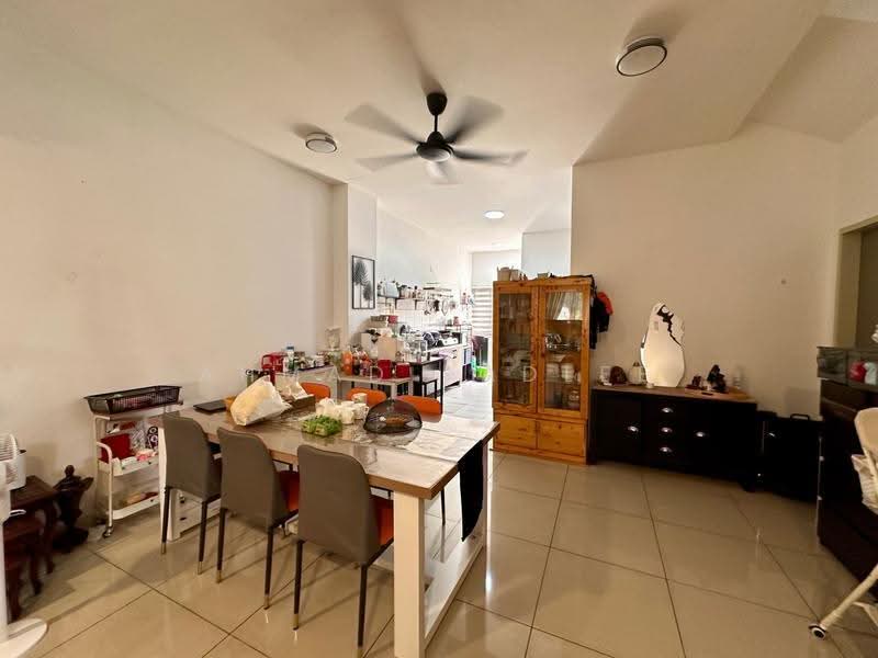 Rumah Teres 2-Tingkat untuk Dijual di Sepang (Selangor) - Ahmad Fadlee - Living Room - PropertyGuru.com.my