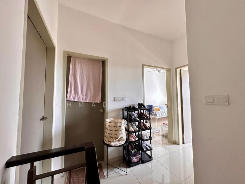 Rumah Teres 2-Tingkat untuk Dijual di Sepang (Selangor) - Ahmad Fadlee - Corridor - PropertyGuru.com.my