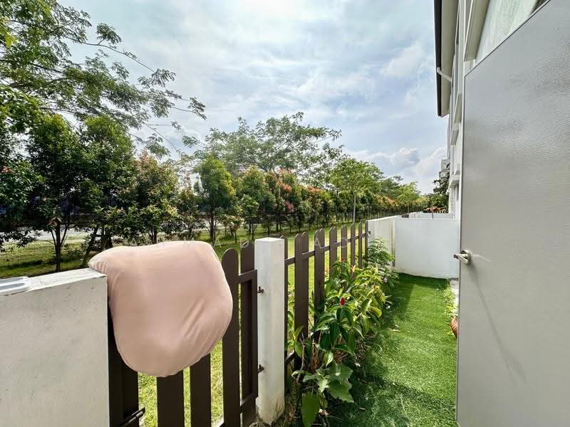Rumah Teres 2-Tingkat untuk Dijual di Sepang (Selangor) - Ahmad Fadlee - Exterior - PropertyGuru.com.my