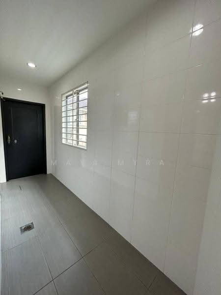 Rumah Teres 2-Tingkat untuk Disewa di Sunway Kayangan (Shah Alam) - Maya Myra - Corridor - PropertyGuru.com.my