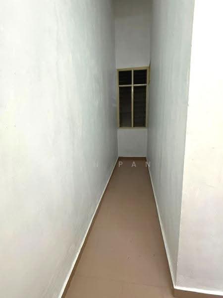 Rumah Teres 1-Tingkat untuk Disewa di Taman Molek (Johor Bahru) - Pan Pan - Corridor - PropertyGuru.com.my