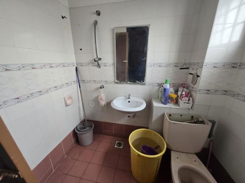 Rumah Teres 2-Tingkat untuk Dijual di Subang Jaya (Selangor) - Mohgan . - Bathroom - PropertyGuru.com.my