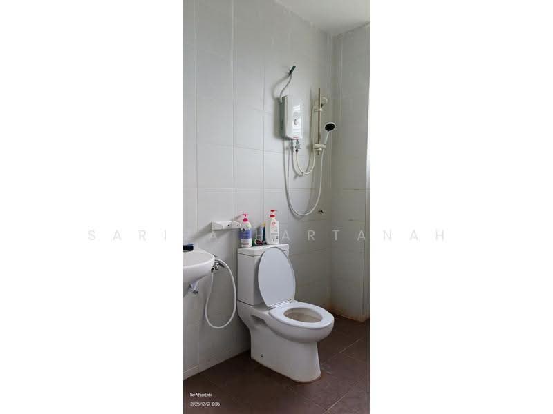 2-storey Terraced House for Sale in Taman Dato' Hormat (Telok Panglima Garang) - Sariza Hartanah - Bathroom - PropertyGuru.com.my
