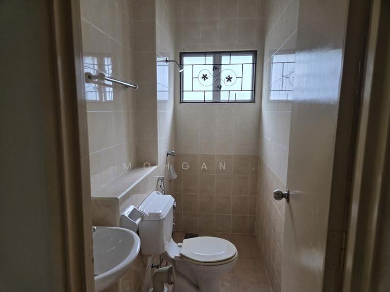 Rumah Teres 2-Tingkat untuk Dijual di Shah Alam (Selangor) - Mohgan . - Bathroom - PropertyGuru.com.my