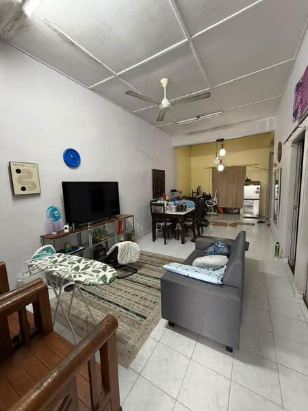 Rumah Teres 1-Tingkat untuk Dijual di Taman Sri Skudai (Skudai) - Melinda Ee - Living Room - PropertyGuru.com.my