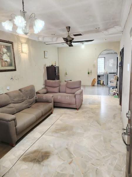 Rumah Teres 1-Tingkat untuk Dijual di Taman Universiti (Skudai) - Joseph Goh - Living Room - PropertyGuru.com.my