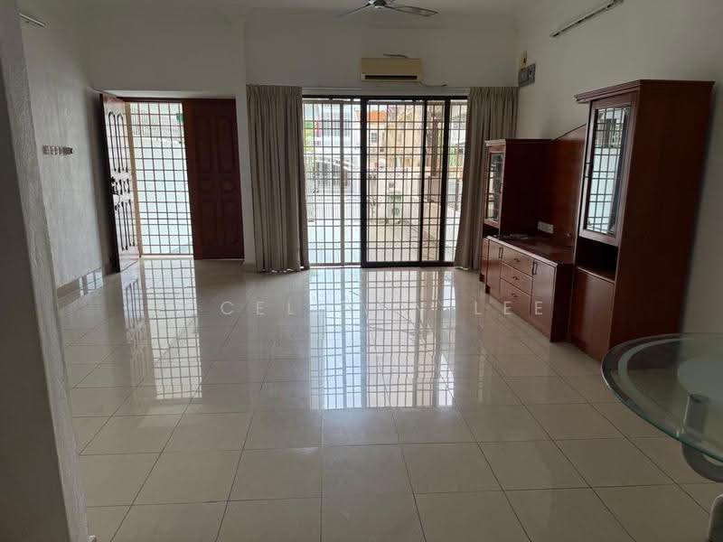 2-storey Terraced House for Rent in Pulau Tikus (Pulau Tikus) - Jocellynn Lee - Living Room - PropertyGuru.com.my