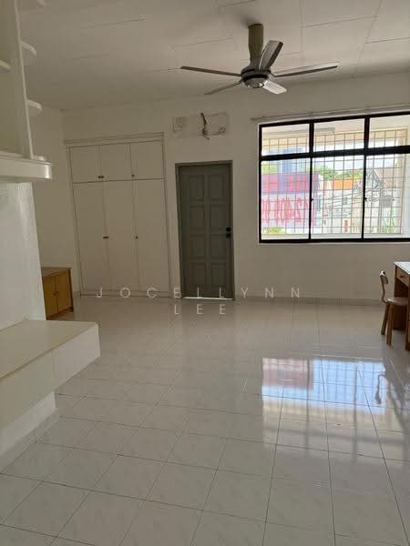 2-storey Terraced House for Rent in Pulau Tikus (Pulau Tikus) - Jocellynn Lee - Living Room - PropertyGuru.com.my