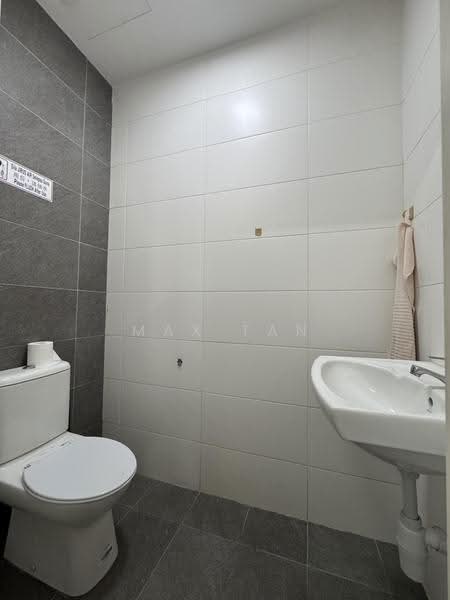 Shop / Office for Sale in Tropicana (Selangor) - Max Tan - Bathroom - PropertyGuru.com.my