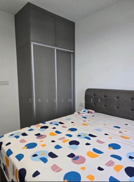 Kediaman Servis untuk Dijual di Country Garden Central Park - Calvin Lee - Bedroom - PropertyGuru.com.my